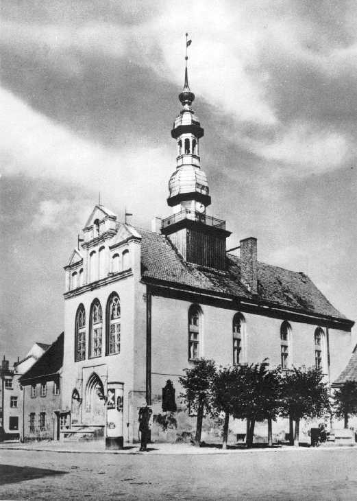 1110009 Das Rathaus in Wehlau.jpg